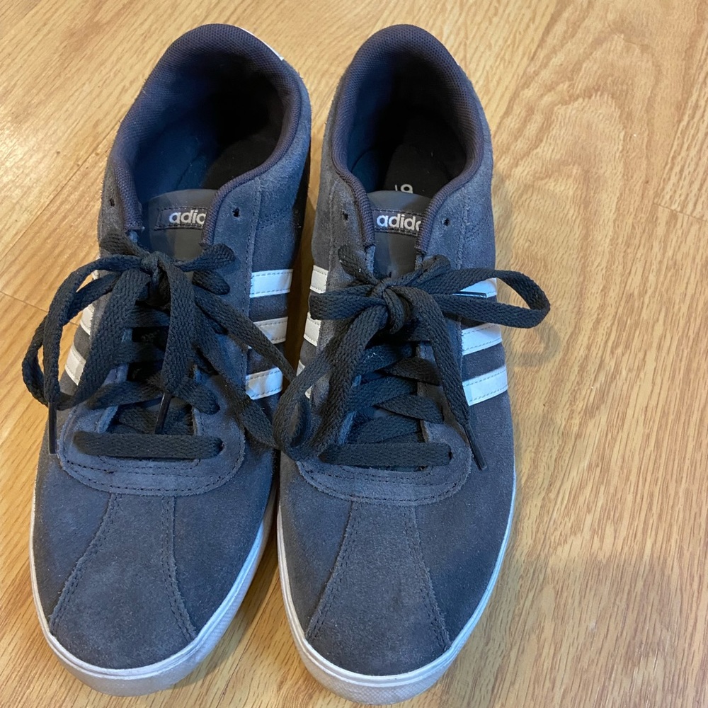 Women’s Adidas sneakers